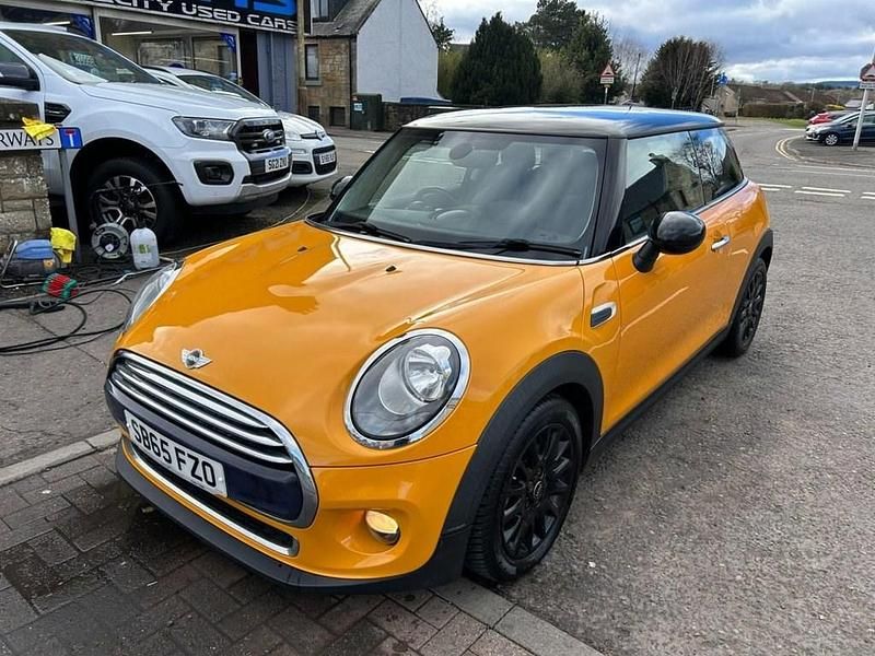 Usado Mini Cooper Hatch 136 CV (100 kW) 2015 Naranja Utilitario