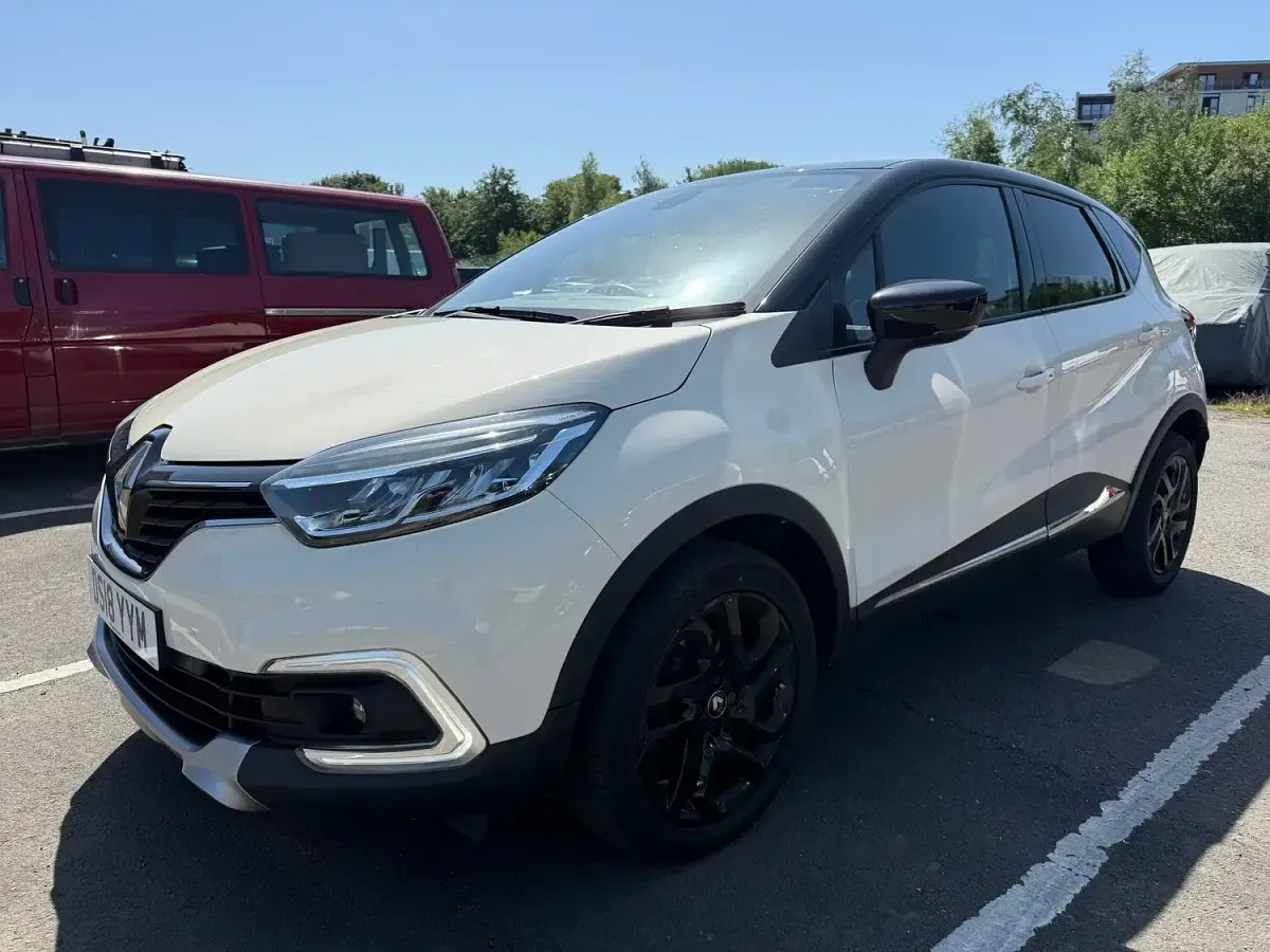 Used Renault Captur Dynamique 120 HP (88 kW) 2018 White SUV