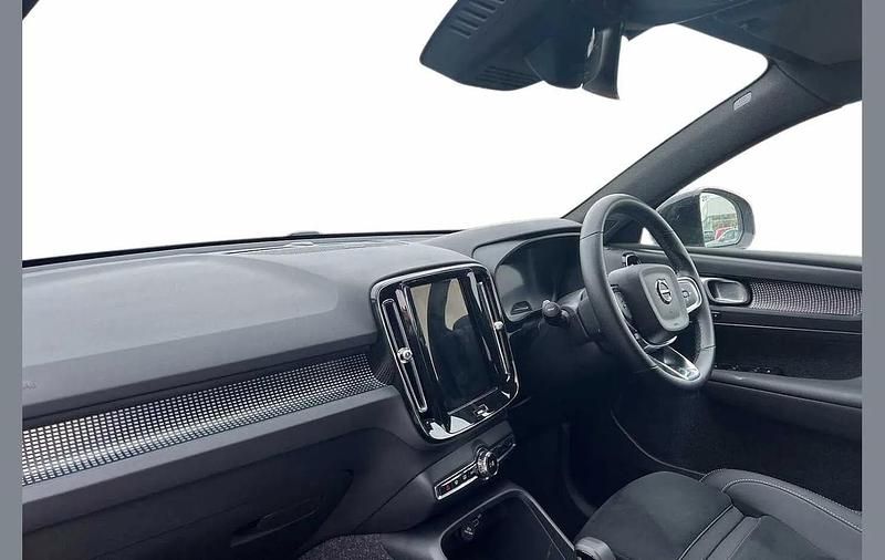 Used Volvo XC40 Ultra 163 HP (119 kW) 2025 Cloud blue SUV