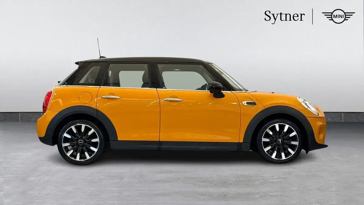 Used Mini Cooper D Hatch 114 HP (83 kW) 2017 Orange Hatchback