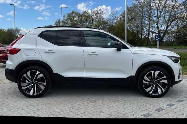 Used Volvo XC40 Ultra 161 HP (118 kW) 2024 White SUV