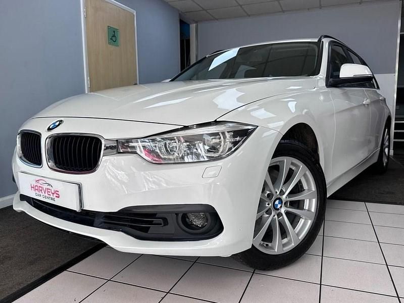 Usado BMW 330 Comfort Edition 255 CV (187 kW) 2019 Blanco Familiar