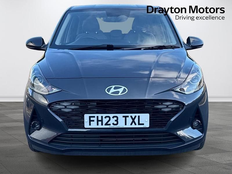 Used Hyundai i10 Premium 84 HP (61 kW) 2023 Grey Hatchback