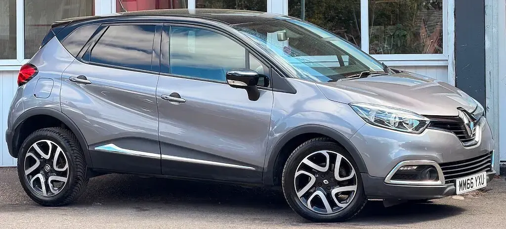 Used Renault Captur Signature 120 HP (88 kW) 2017 Grey/black SUV