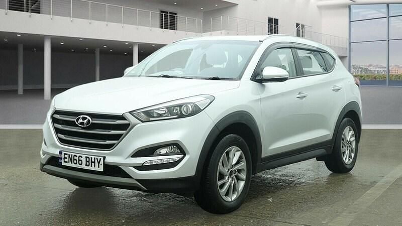 Used Hyundai Tucson SE 132 HP (97 kW) 2016 Silver SUV
