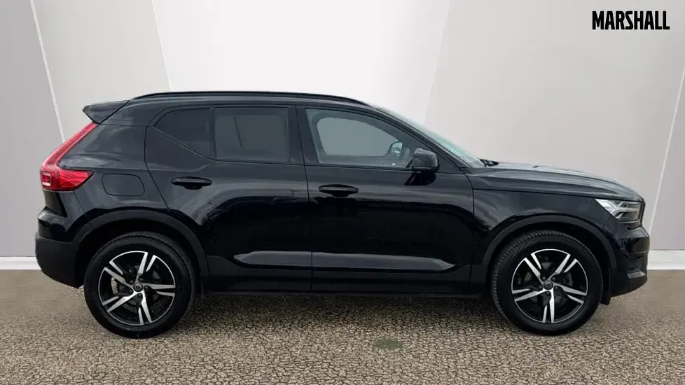 Used Volvo XC40 R-Design 163 HP (119 kW) 2021 Black SUV