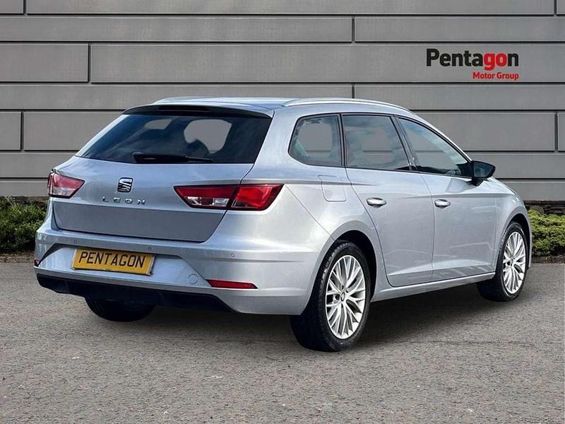 Begagnad Seat Leon SE Dynamic 2020 Silver Kombi