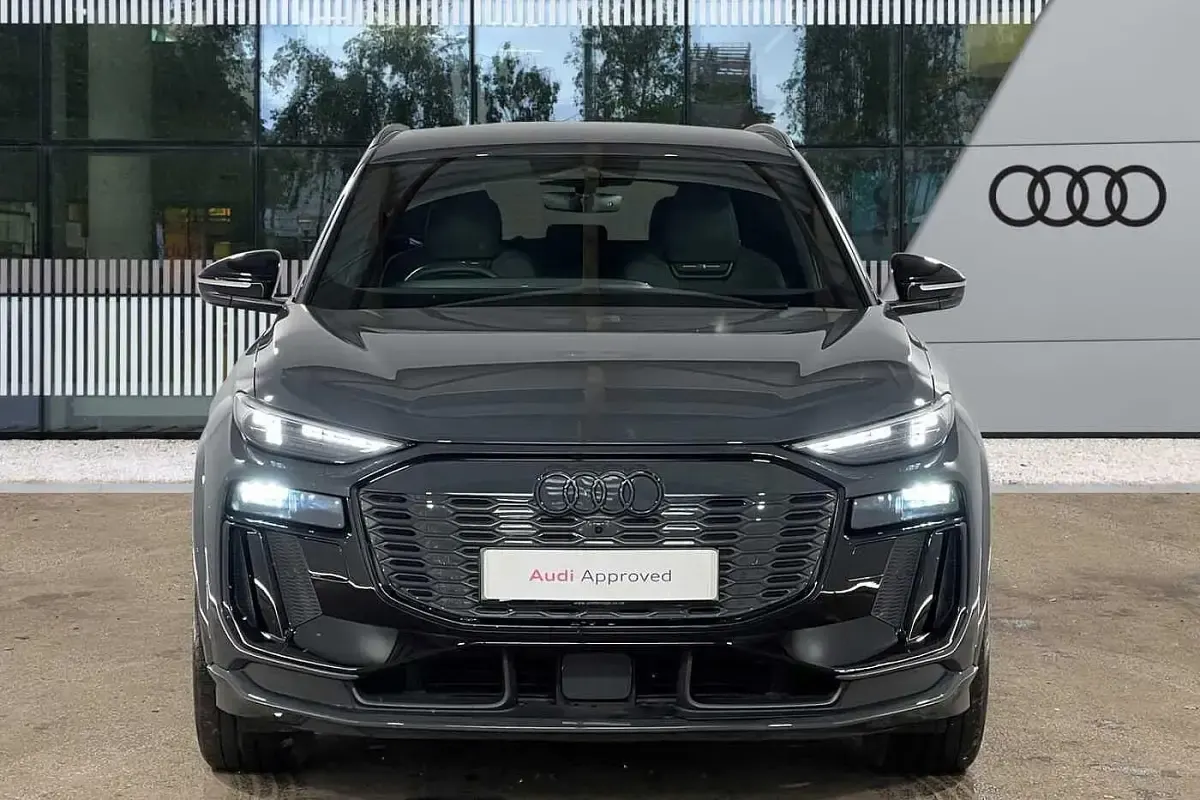 Used Audi e-tron Performance 225 kW (306 HP) 2025 Grey SUV