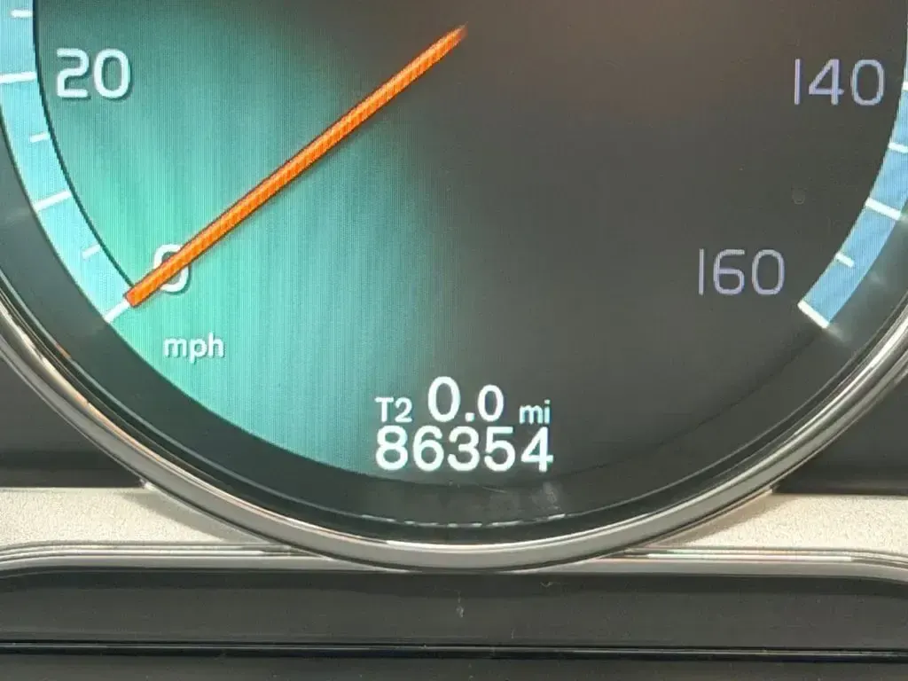 Używany Volvo XC60 SE Lux 220 KM (161 kW) 2015 Złoty SUV