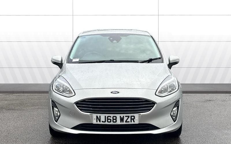 Used Ford Fiesta Zetec 86 HP (63 kW) 2018 Silver Hatchback