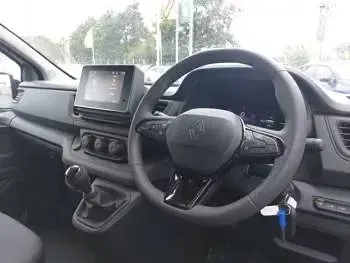 New Renault Trafic 2026 White MPV
