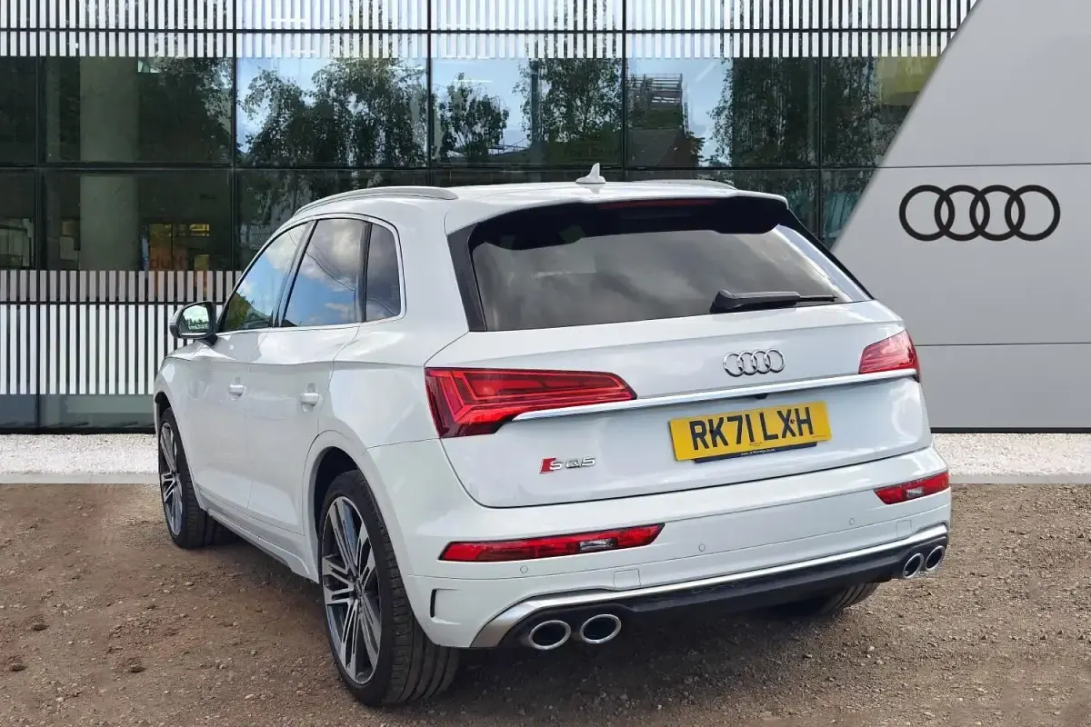 Begagnad Audi SQ5 Black Edition 341 HK (250 kW) 2021 Vit SUV