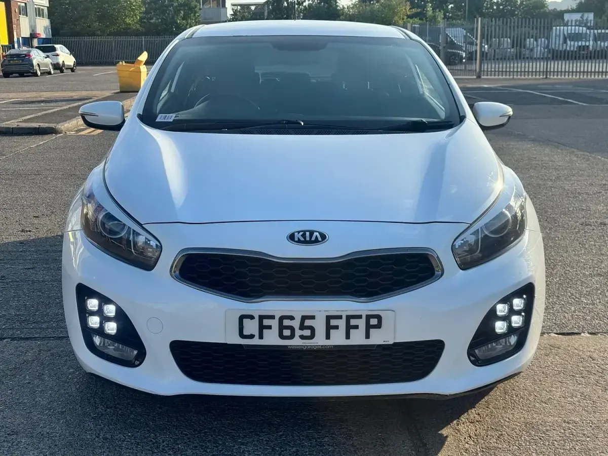 Used Kia ProCeed GT-Line 2015 White Hatchback