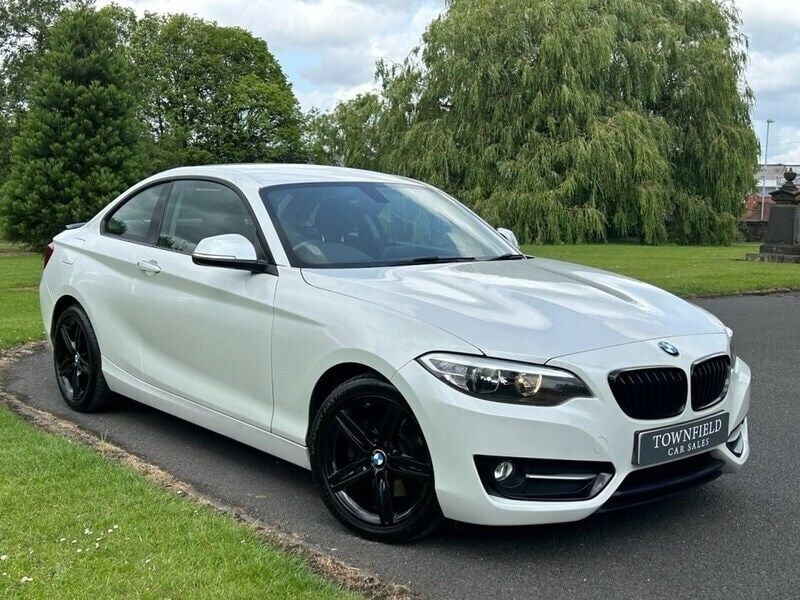 White Used 2015 BMW 220 Sport Line Coupe | £6,995 (Good price) - Image 1/4