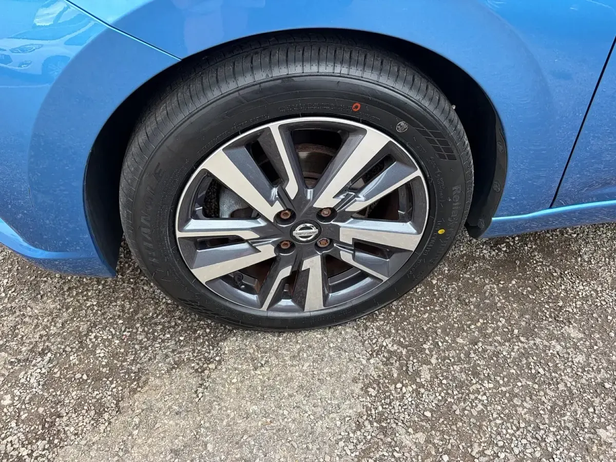 Used Nissan Micra N-Connecta 90 HP (66 kW) 2017 Blue Hatchback