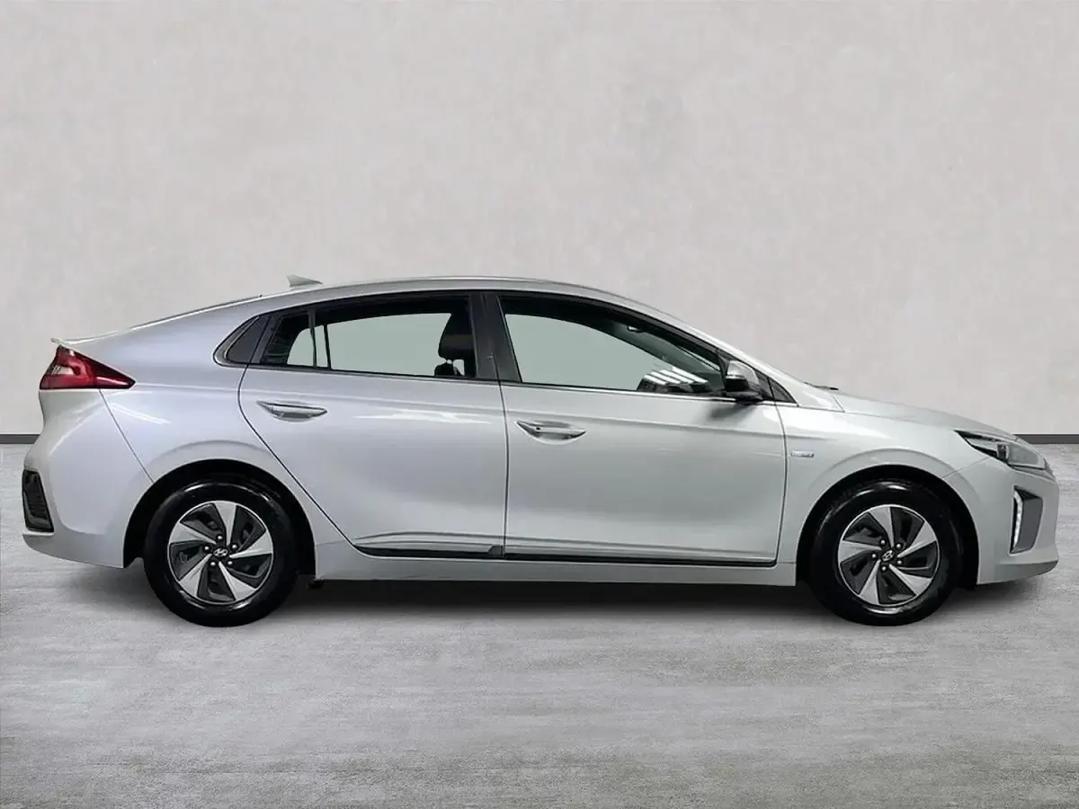 Used Hyundai Ioniq Premium 141 HP (103 kW) 2018 Silver Hatchback