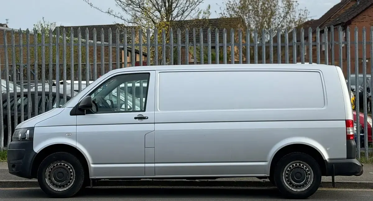 Used VW T5 Trendline 102 HP (75 kW) 2014 Silver Van