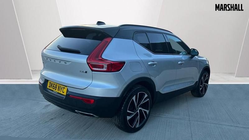 Used Volvo XC40 R-Design Pro 190 HP (139 kW) 2018 Silver  SUV