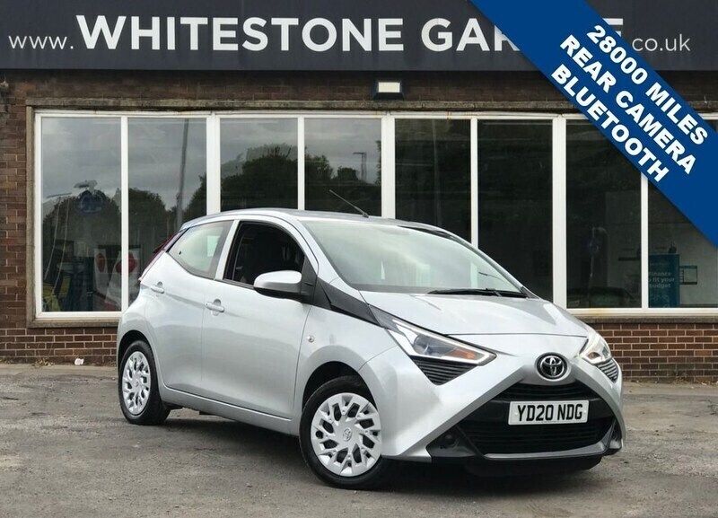 Silver Used 2020 Toyota Aygo X-play Hatchback | £8,450 (Fair price) - Image 1/4