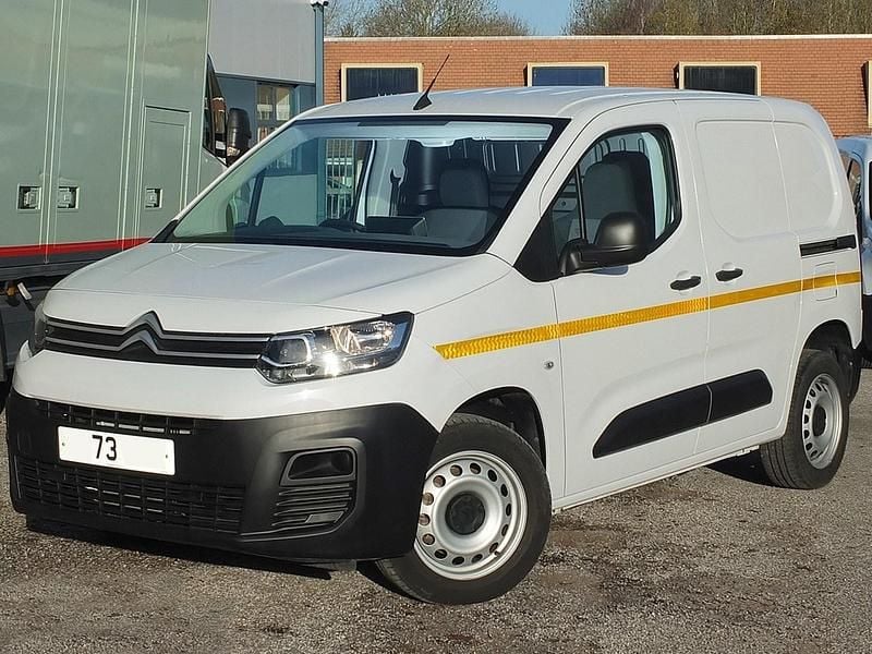 Used Citroën Berlingo 100 HP (73 kW) 2023 White MPV