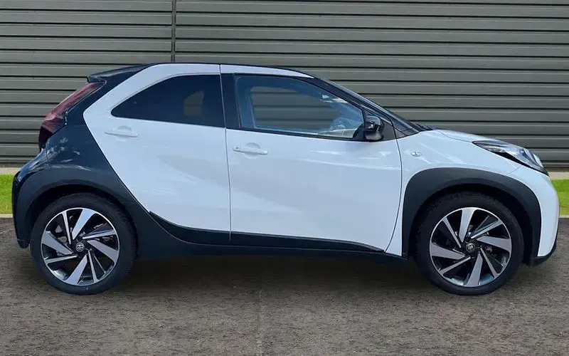 Used Toyota Aygo X 72 HP (52 kW) 2025 White SUV