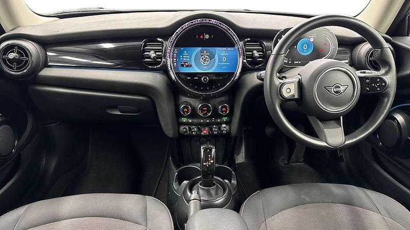 Usado Mini Cooper Classic 134 CV (98 kW) 2023 Gris Utilitario