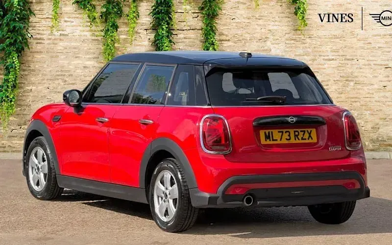 Used Mini Cooper Classic 136 HP (100 kW) 2022 Red Hatchback