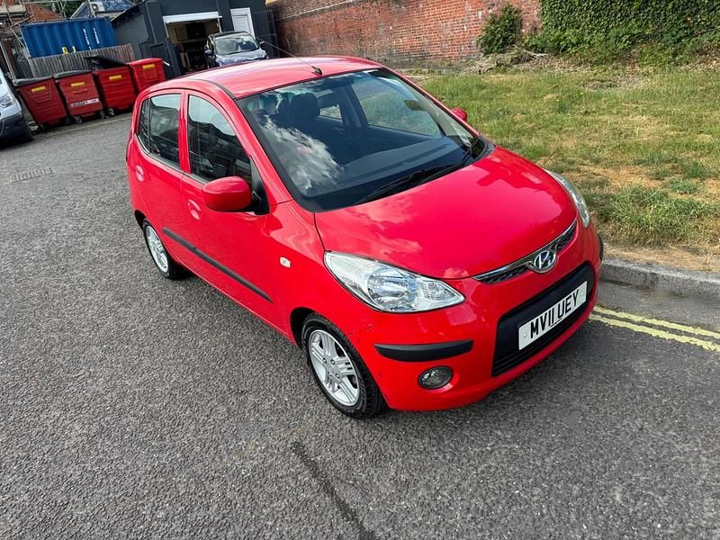 Red Used 2011 Hyundai i10 Comfort Hatchback | £2,495 (Fair price) - Image 1/4