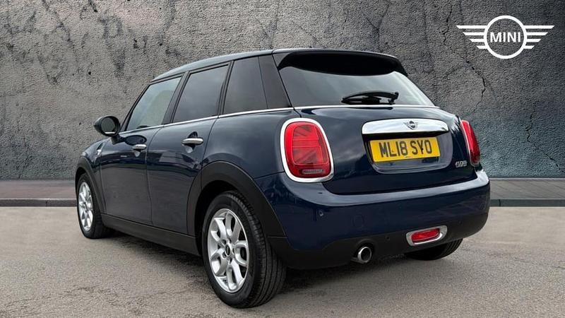 Used Mini Cooper Hatch 134 HP (98 kW) 2018 Blue Hatchback