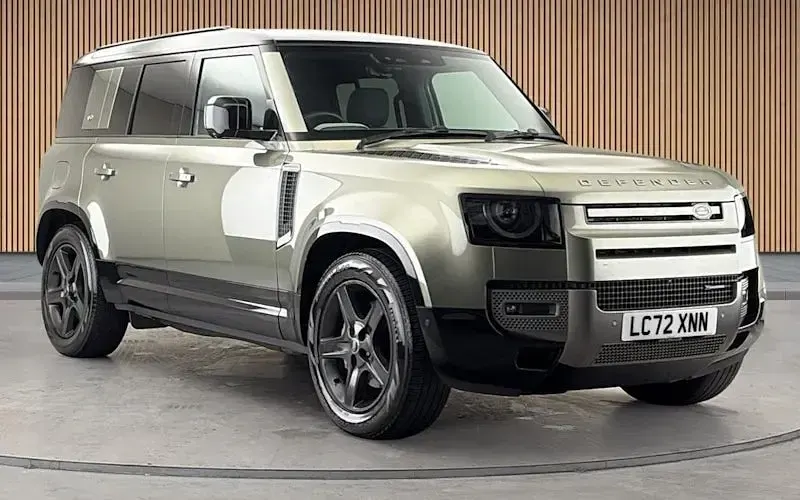 Used Land Rover Defender SE Dynamic 300 HP (220 kW) 2022 SUV