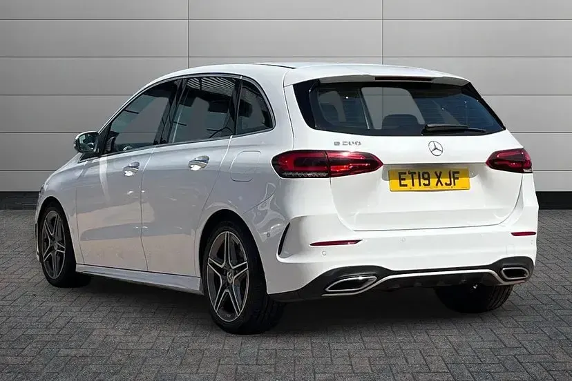 Used Mercedes B200 AMG Line Premium 163 HP (119 kW) 2019 White Hatchback