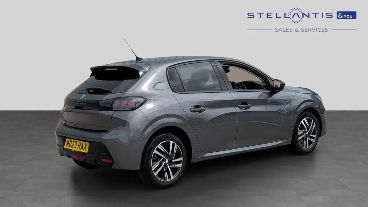 Used Peugeot 208 Allure+ 99 HP (72 kW) 2023 Grey Hatchback