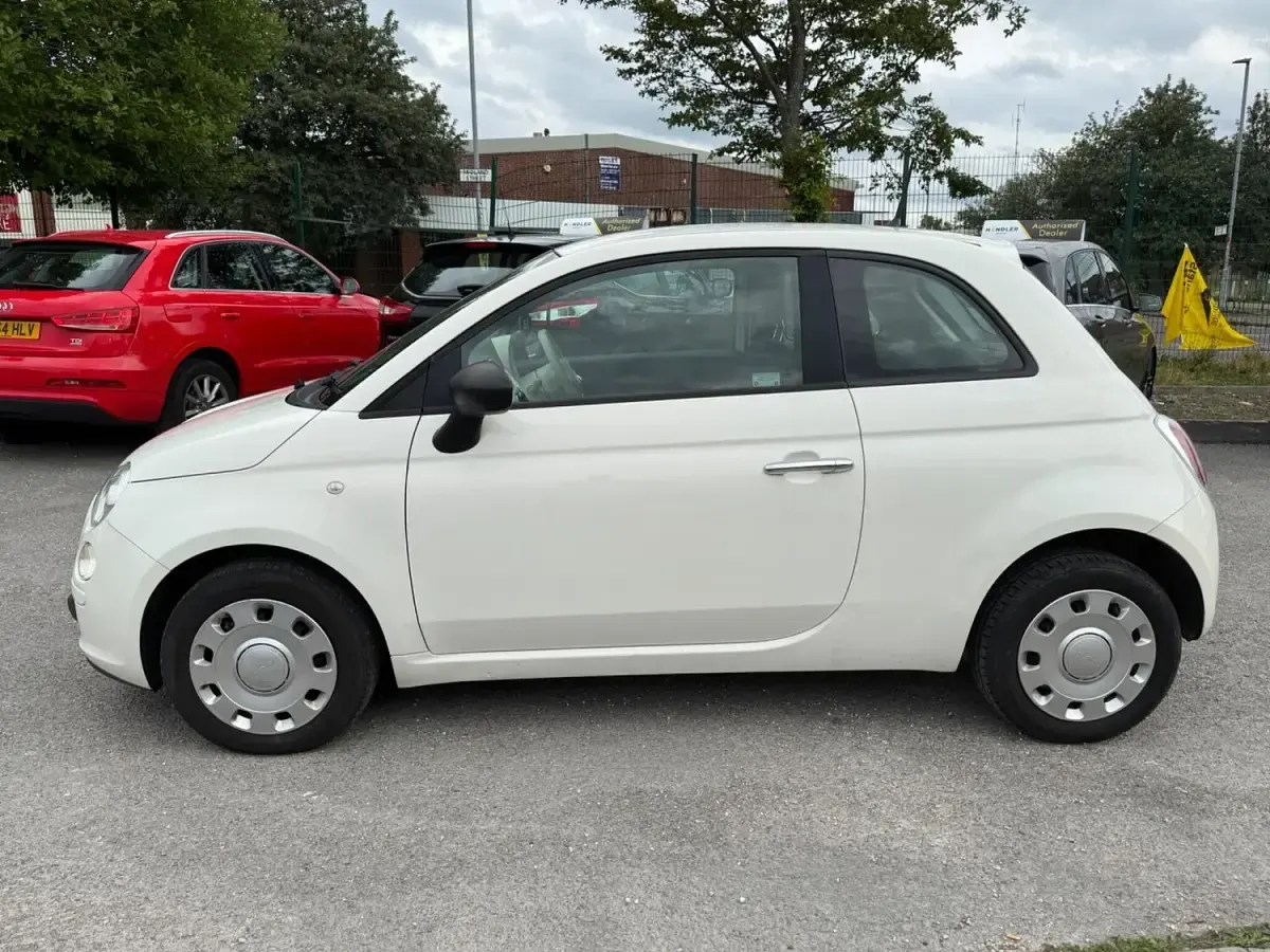 Used Fiat 500 Pop 69 HP (50 kW) 2015 White Hatchback