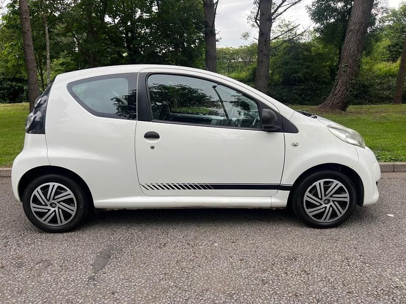 Used Citroën C1 VTR Sport 68 HP (50 kW) 2011 White Hatchback