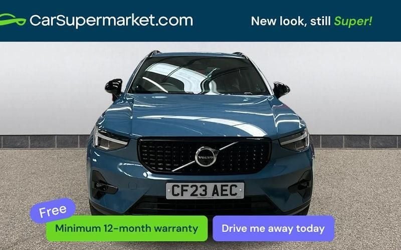 Usado Volvo XC40 Plus 211 HP (155 kW) 2023 Azul SUV