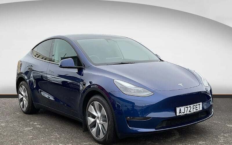Blue Used 2022 Tesla Model Y Long Range SUV | £24,790 (Good price) - Image 1/4