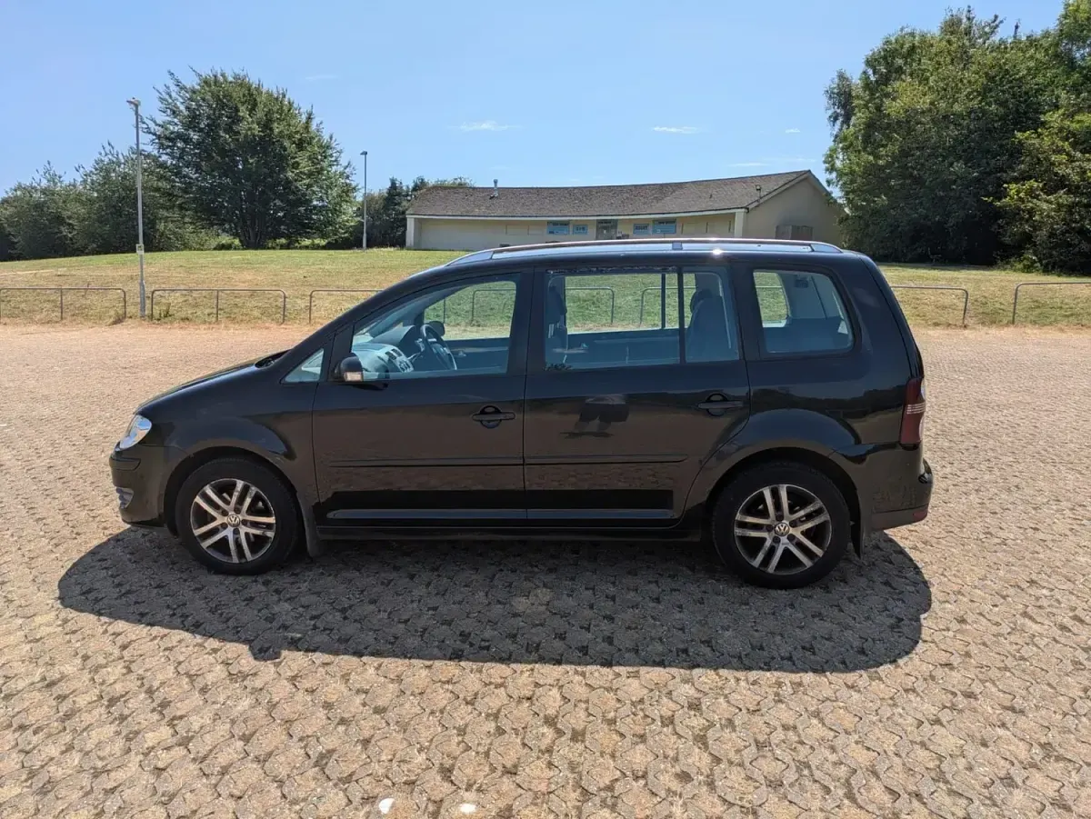 Used VW Touran SE 105 HP (77 kW) 2008 Black MPV