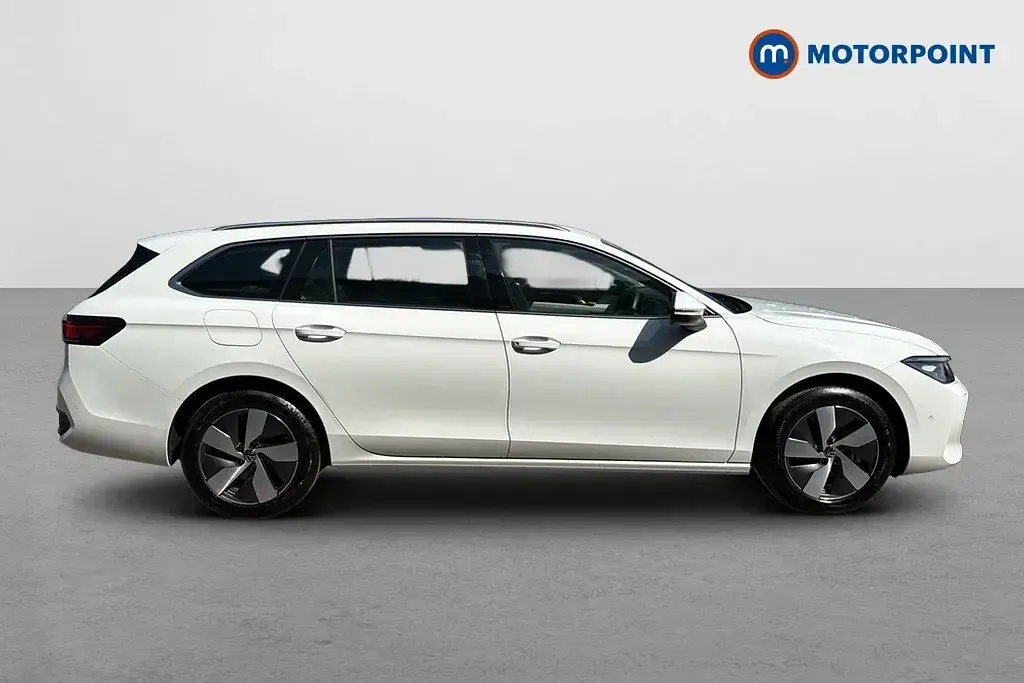 Used VW Passat Life 204 HP (150 kW) 2025 White Estate