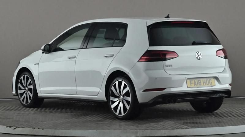 Used VW Golf VII Advance 204 HP (150 kW) 2018 White Hatchback
