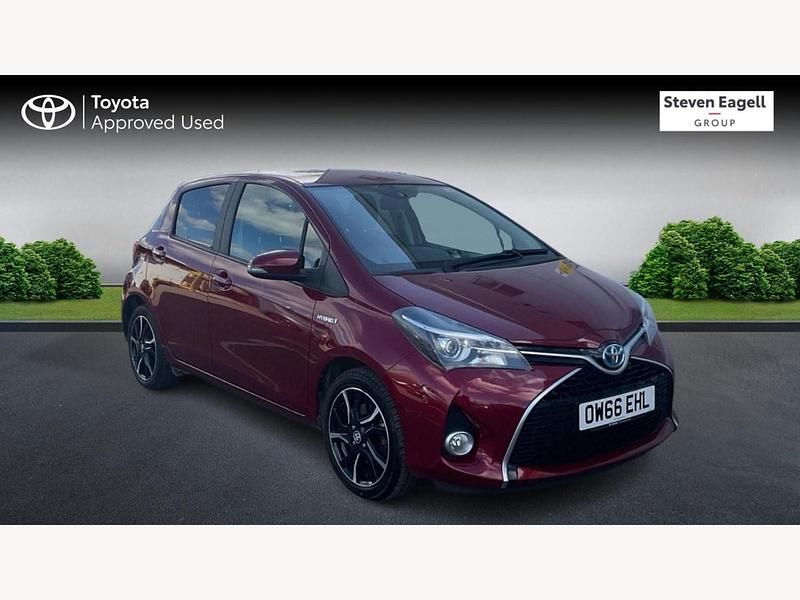 Used Toyota Yaris Hybrid Design 2017 Red Hatchback