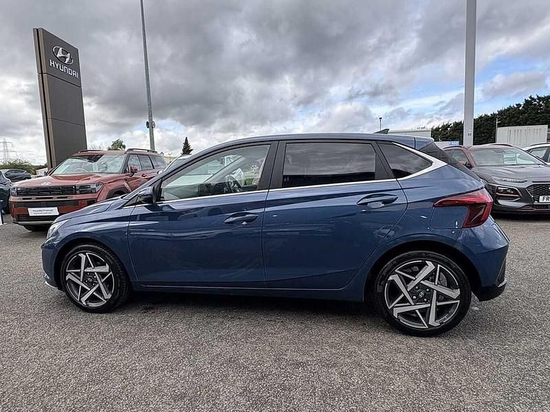 Used Hyundai i20 Premium 100 HP (73 kW) 2025 Vibrant blue Hatchback
