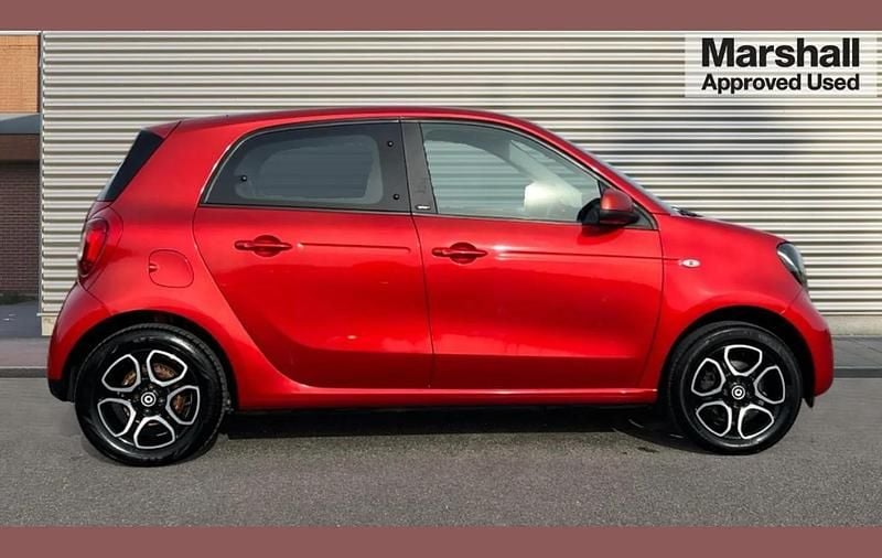 Used Smart ForFour Premium 90 HP (66 kW) 2019 Red Hatchback