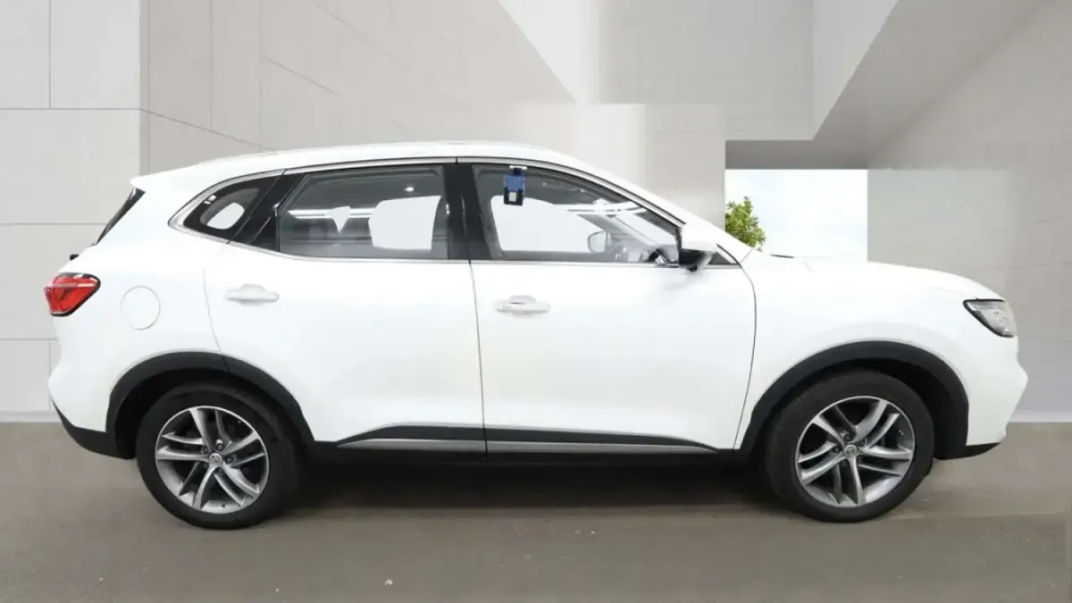 Używany MG HS Exclusive 258 KM (189 kW) 2021 Biały SUV
