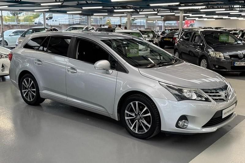 Silver Used 2012 Toyota Avensis Estate | £4,995 (Fair price) - Image 1/1