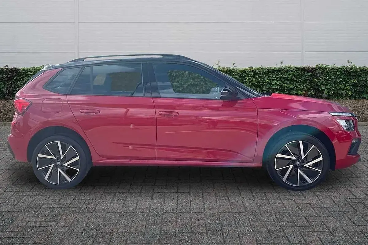 New Skoda Kamiq Design Edition 115 HP (84 kW) 2026 Velvet red metallic black magic pearl effect SUV