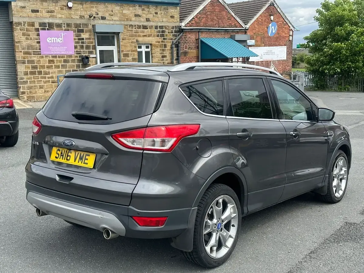 Used Ford Kuga Titanium 180 HP (132 kW) 2016 Grey SUV