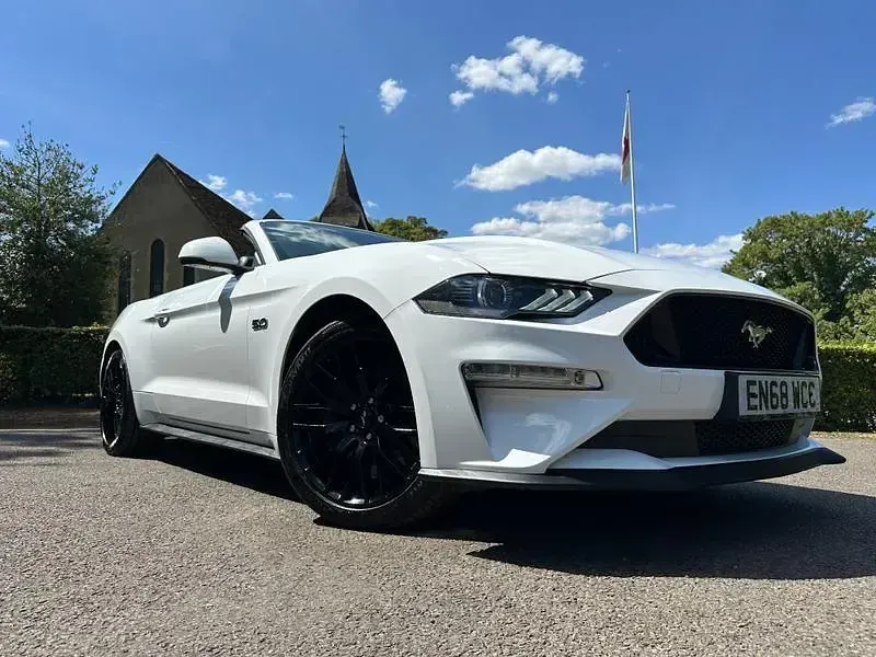 Used Ford Mustang GT Convertible 450 HP (330 kW) 2018 White Cabriolet