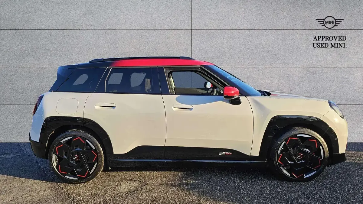 Used Mini Cooper 186 kW (254 HP) 2025 White Hatchback