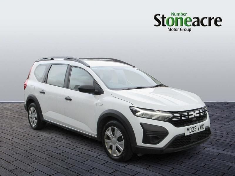 White Used 2023 Dacia Jogger Essentiel MPV | £11,750 (Fair price) - Image 1/4
