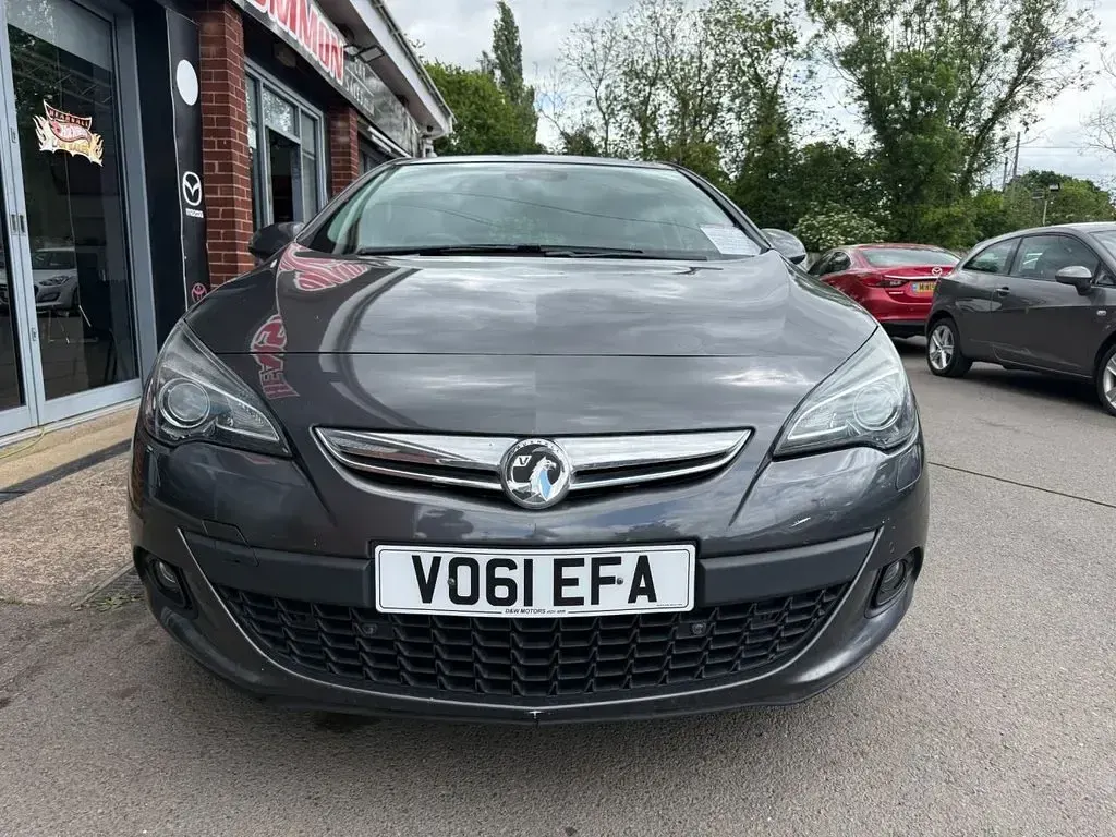Used Vauxhall Astra GTC SRi 165 HP (121 kW) 2011 Grey Coupe